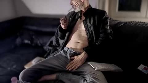 Im a   -  CAMGUY YOU  LIKE to FUCK online show from October 28, 7:16 pm