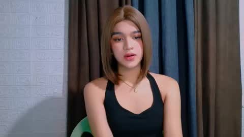 queen lux online show from March 6, 2:02 pm