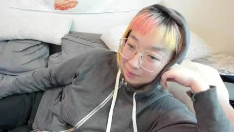 Snapshot of luxgray chatting on December 9, 6:14 pm LuxGray online show from December 9, 6:14 pm