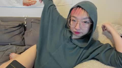 Snapshot of luxgray chatting on December 21, 2:19 am LuxGray online show from December 21, 2:19 am