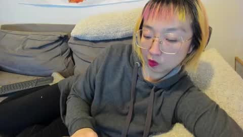 Snapshot of luxgray chatting on January 21, 1:39 am LuxGray online show from January 21, 1:39 am