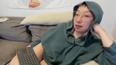 Snapshot of luxgray chatting on March 5, 3:08 am LuxGray online show from March 5, 3:08 am