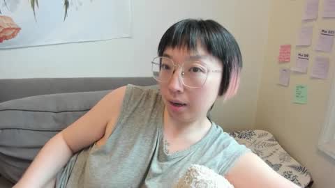 Snapshot of luxgray chatting on January 10, 4:42 pm LuxGray online show from January 10, 4:42 pm