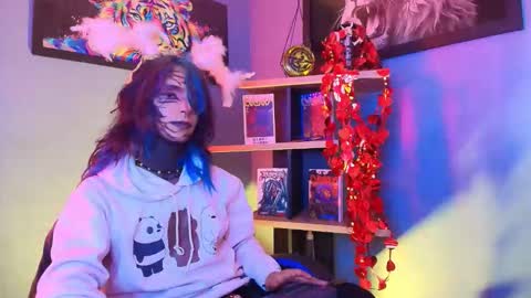 Snapshot of luxiel_ chatting on February 14, 11:23 pm Luxiel 3 online show from February 14, 11:23 pm