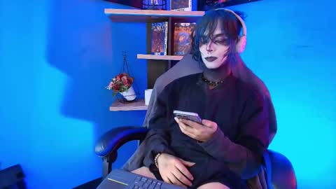 Snapshot of luxiel_ chatting on March 5, 9:33 pm Luxiel 3 online show from March 5, 9:33 pm