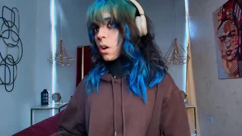 Snapshot of luxiel_ chatting on May 15, 9:22 pm Luxiel 3 online show from May 15, 9:22 pm