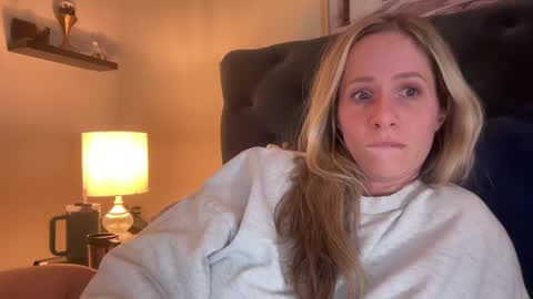 Snapshot of luxlovely111 chatting on February 11, 2:46 am Lucylux1 online show from February 11, 2:46 am