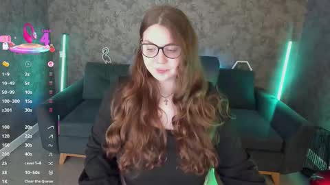 luxsopphia_ online show from March 16, 8:13 pm