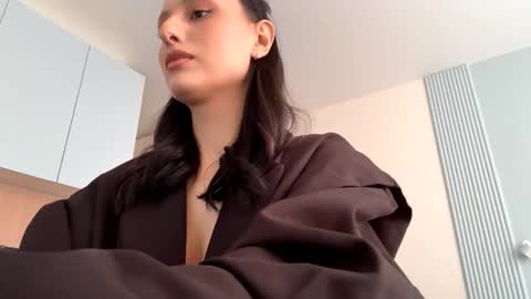 Snapshot of luxtemptress chatting on March 15, 10:21 am Aria online show from March 15, 10:21 am