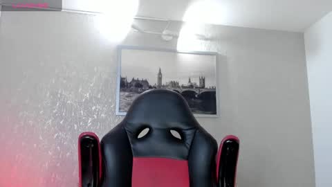 Snapshot of luxury_woman_ chatting on November 12, 2:56 am online show from November 12, 2:56 am