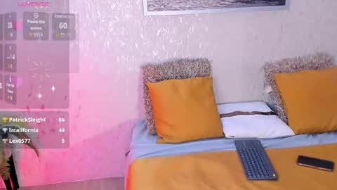 Snapshot of luxury_woman_ chatting on February 3, 6:22 am online show from February 3, 6:22 am