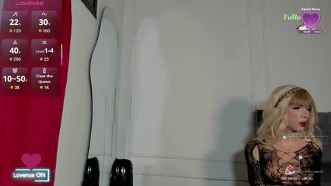 Snapshot of luxuryheaven chatting on October 26, 3:45 am Tommy and Polly online show from October 26, 3:45 am