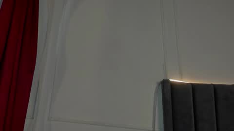 Snapshot of luxuryheaven chatting on October 28, 5:00 am Tommy and Polly online show from October 28, 5:00 am