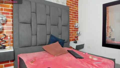 luxuryheavenn online show from May 12, 8:28 pm