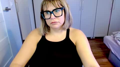 Snapshot of luxxx_diana chatting on January 16, 6:50 am Diana online show from January 16, 6:50 am