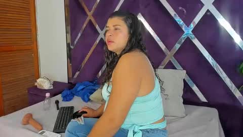 Snapshot of luzenaasm chatting on October 6, 3:59 am luzenaasm online show from October 6, 3:59 am