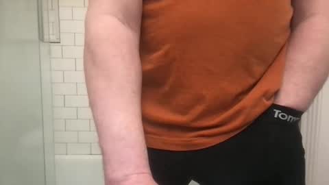 lvguynextdoor440656 online show from March 26, 1:33 am