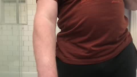 lvguynextdoor440656 online show from May 17, 1:47 am