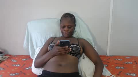 LWANDLE17 online show from February 5, 7:39 am