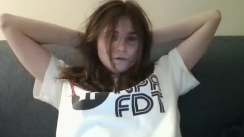 Snapshot of lwhiterekords chatting on February 16, 12:18 am lwhiterekords online show from February 16, 12:18 am