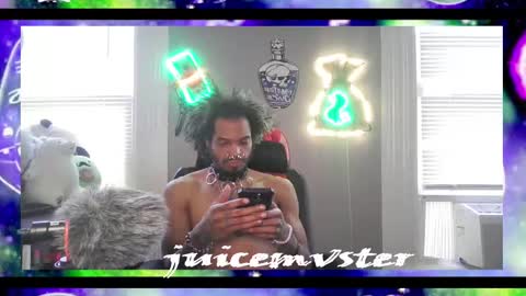 Snapshot of lxrdhxkvgemvsterjuice chatting on November 8, 3:45 pm lxrdhxkvgemvsterjuice online show from November 8, 3:45 pm