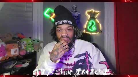 Snapshot of lxrdhxkvgemvsterjuice chatting on December 14, 6:52 am lxrdhxkvgemvsterjuice online show from December 14, 6:52 am