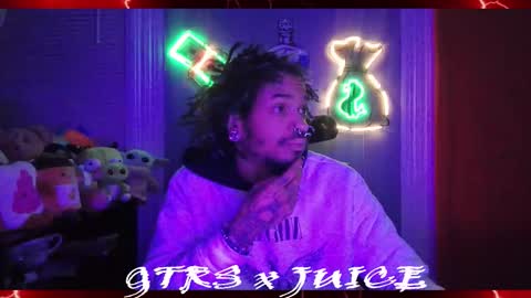 Snapshot of lxrdhxkvgemvsterjuice chatting on December 16, 8:19 am lxrdhxkvgemvsterjuice online show from December 16, 8:19 am