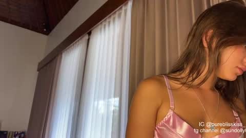 lxsundolyxl_ online show from May 7, 3:01 am