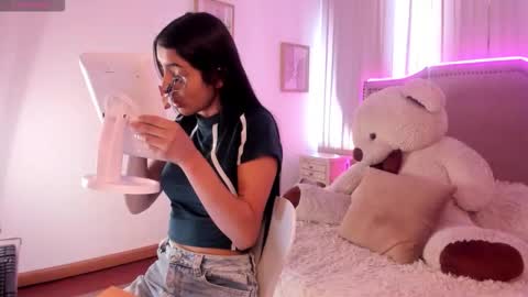 lya_brown online show from November 30, 1:48 pm