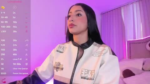 lya_brown online show from May 6, 11:59 am