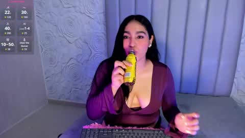 Snapshot of lya_dubois_ chatting on April 15, 8:42 pm LYA DUBOIS online show from April 15, 8:42 pm