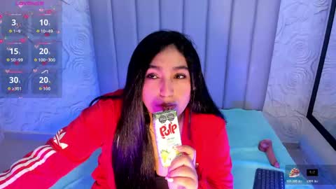 Snapshot of lya_dubois_ chatting on April 17, 8:34 pm LYA DUBOIS online show from April 17, 8:34 pm