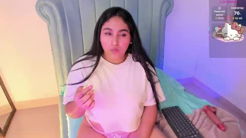 Snapshot of lya_dubois_ chatting on May 2, 9:25 am LYA DUBOIS online show from May 2, 9:25 am