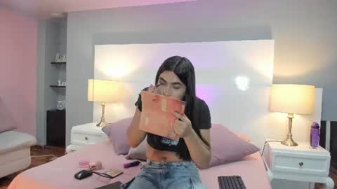 Snapshot of lyaa_sweet1 chatting on June 22, 3:25 am Lyaa Sweet online show from June 22, 3:25 am