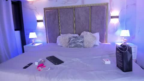 Snapshot of lycan_mushu chatting on June 24, 2:54 am Lycan online show from June 24, 2:54 am
