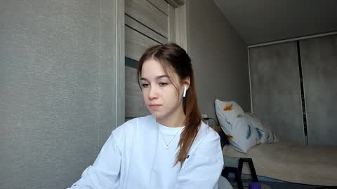 Mia online show from February 8, 4:27 am