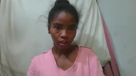 lydie856696 online show from May 28, 2:42 am