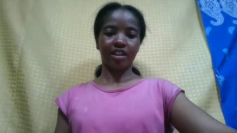 Snapshot of lydie856696 chatting on July 5, 5:25 am lydie856696 online show from July 5, 5:25 am