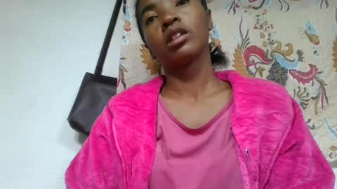 Snapshot of lydie856696 chatting on July 10, 3:33 am lydie856696 online show from July 10, 3:33 am