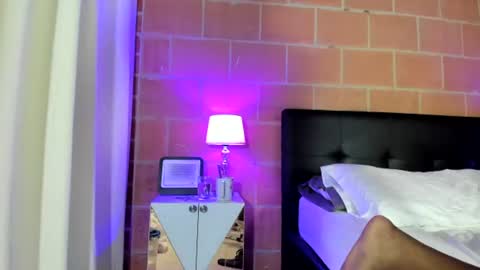 lyeah online show from July 8, 2:05 am