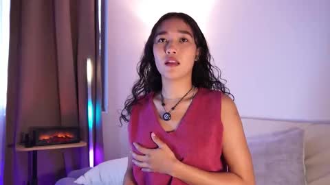 Lyhana Lee online show from December 14, 1:38 pm