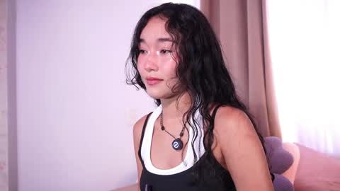 Snapshot of lyhana_lee chatting on April 18, 5:17 pm Lyhana Lee online show from April 18, 5:17 pm