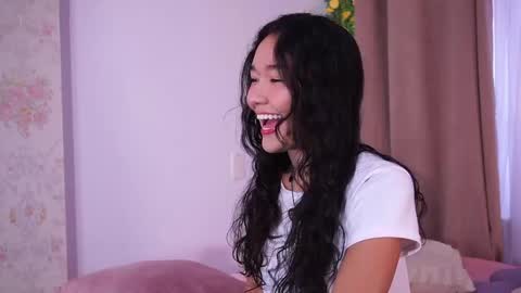 Snapshot of lyhana_lee chatting on April 26, 1:53 pm Lyhana Lee online show from April 26, 1:53 pm