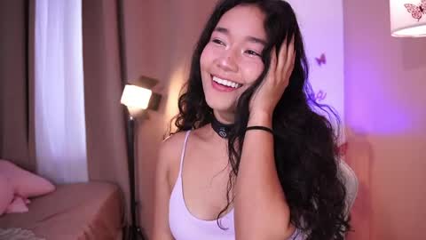 Snapshot of lyhana_lee chatting on May 2, 1:49 pm Lyhana Lee online show from May 2, 1:49 pm