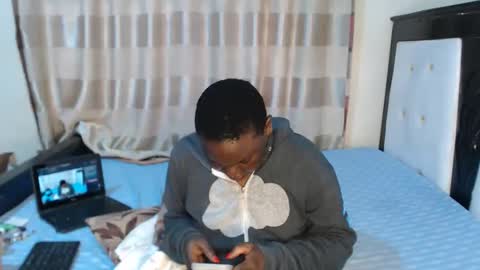 lyiajee online show from October 13, 7:41 am