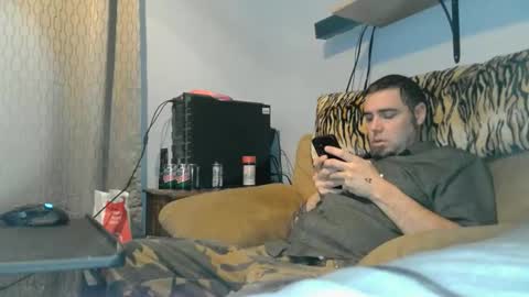 Snapshot of lyinnexx1 chatting on January 18, 7:50 pm slut slave lol online show from January 18, 7:50 pm