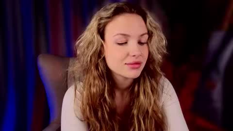 simply Eliza  online show from September 28, 7:03 am