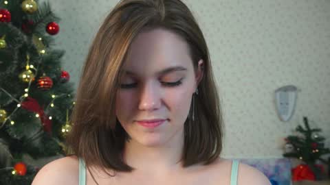 Snapshot of lyle_art chatting on December 19, 9:18 am hi im Lyle online show from December 19, 9:18 am