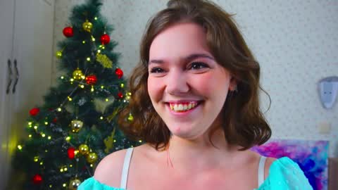 Snapshot of lyle_art chatting on December 29, 3:11 am hi im Lyle online show from December 29, 3:11 am