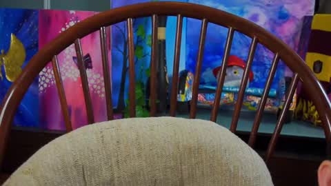 Snapshot of lyle_art chatting on February 16, 9:15 am hi im Lyle online show from February 16, 9:15 am